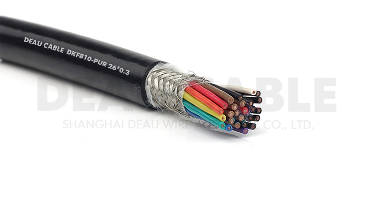 典型應用適用于連續往復運動下的安裝， 特別是工業作用環境下的頻繁彎曲場合， 如現代化機械標準部件的拖鏈中及物流系統、 操控系統、 機械自動化系統等。 數控機床、 電子設備、 五金沖壓、 木材石材機械、 玻璃與門窗機械、 注塑機、 機械 （人） 手、 建筑機械、 重型機器廠 、 汽車制造、 起重運輸設備、 自動化倉庫、 碼頭、 消防車等的室內外環境需要屏蔽的場所。 特別應用重機械負荷， 海岸、 港口、野外， 高低溫、 高污染等惡劣環境場所。